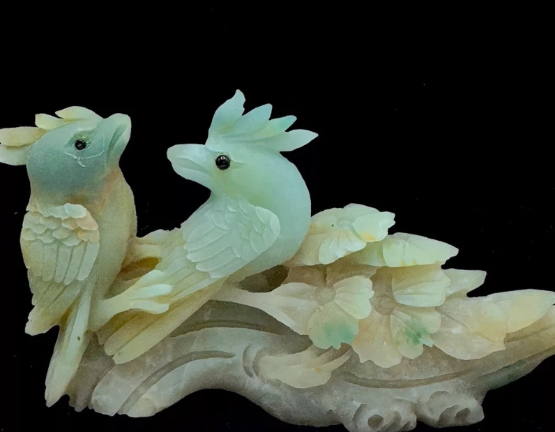Natural quartz crystal mineral hand-carved bird gift Reiki collection restoration