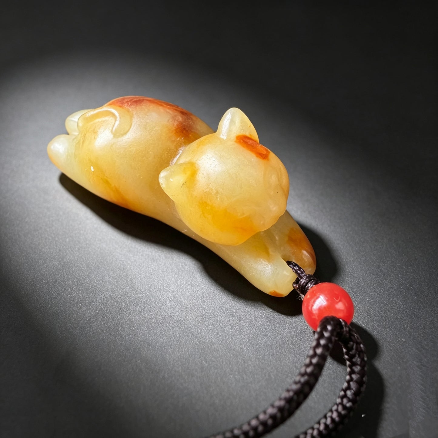 Natural Jade Carved Resting Cat Pendant Necklace Gemstone Animal Jewelry