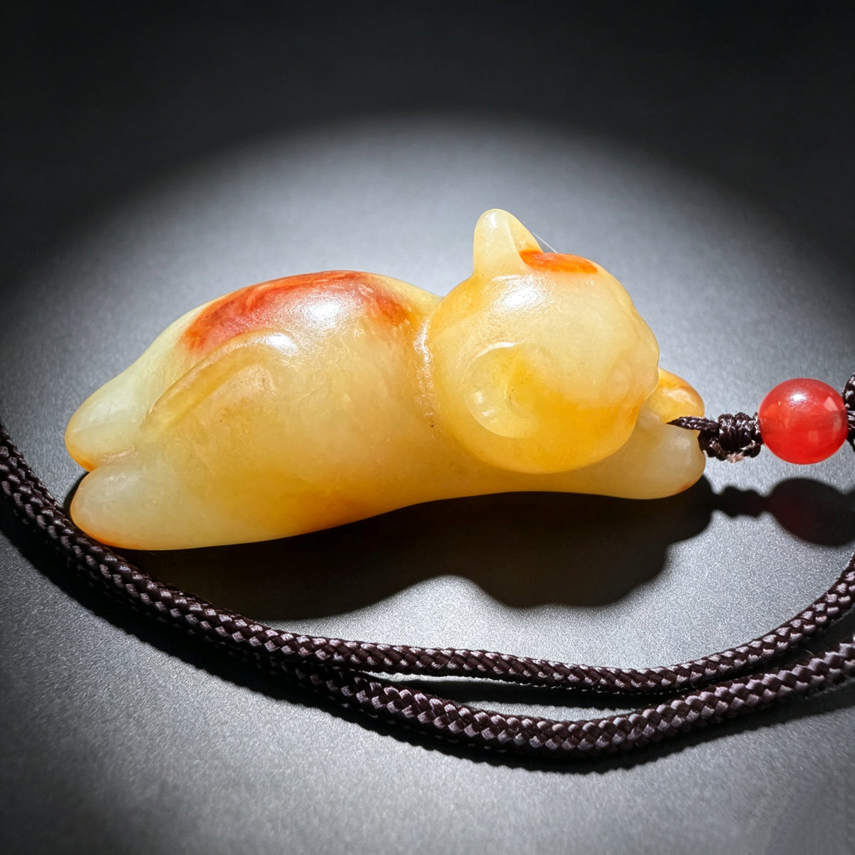 Natural Jade Carved Resting Cat Pendant Necklace Gemstone Animal Jewelry