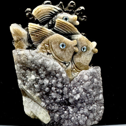 The piece used as a focal point for deep meditation and accessing inner wisdom.
